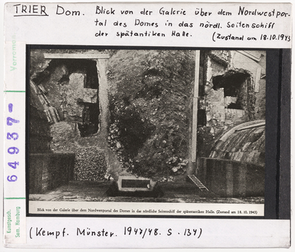 Vorschaubild Trier, Dom: Blick von der Galerie über dem Nordwestportal des Doms in das nördl. Seitenschiff der spätantiken Halle, Zustand 18.10. 1943 